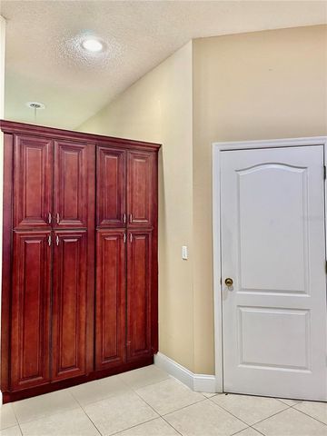2018 CROSSCREEK COURT, Oviedo, FL 32766
