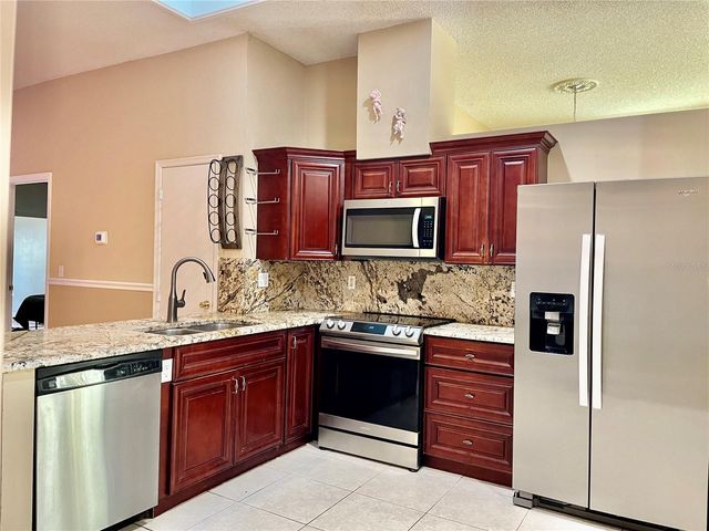 2018 CROSSCREEK COURT, Oviedo, FL 32766