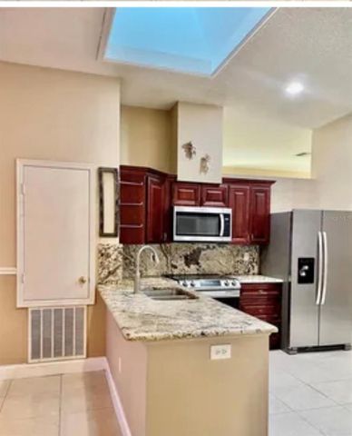 2018 CROSSCREEK COURT, Oviedo, FL 32766