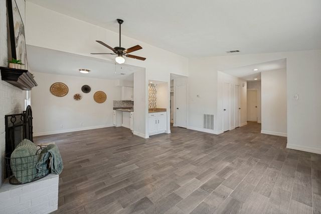 2751 Stonecreek Court, Carrollton, TX 75006