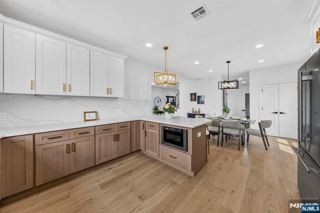 125 Cedarhurst Avenue, Woodland Park, NJ 07410