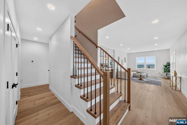 125 Cedarhurst Avenue, Woodland Park, NJ 07410
