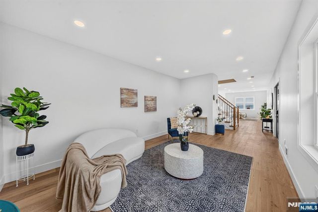 125 Cedarhurst Avenue, Woodland Park, NJ 07410