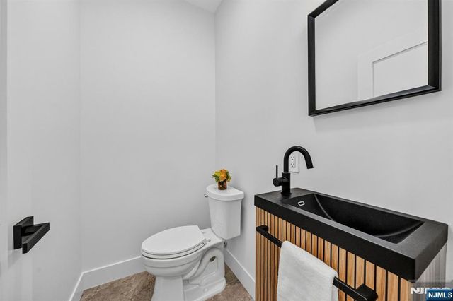 125 Cedarhurst Avenue, Woodland Park, NJ 07410