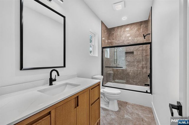 125 Cedarhurst Avenue, Woodland Park, NJ 07410