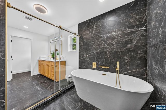 125 Cedarhurst Avenue, Woodland Park, NJ 07410