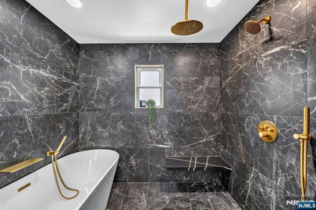 125 Cedarhurst Avenue, Woodland Park, NJ 07410