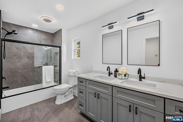 125 Cedarhurst Avenue, Woodland Park, NJ 07410