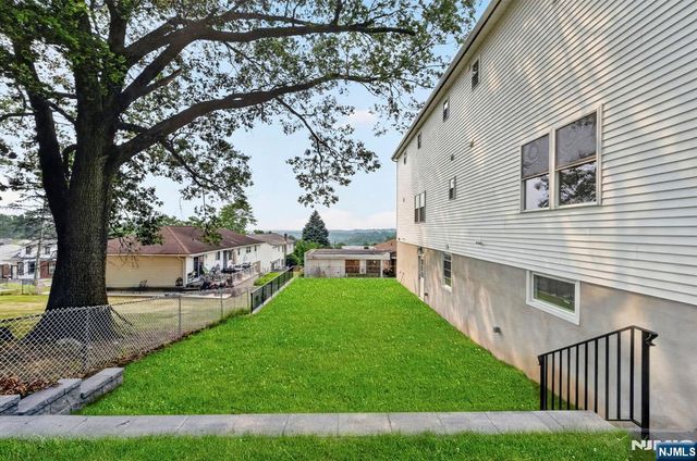 125 Cedarhurst Avenue, Woodland Park, NJ 07410