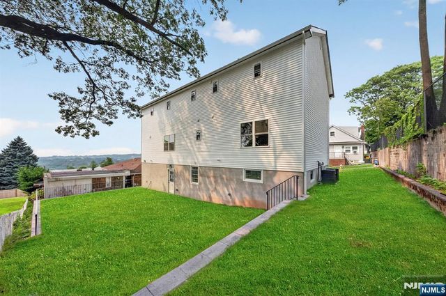 125 Cedarhurst Avenue, Woodland Park, NJ 07410