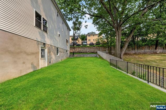 125 Cedarhurst Avenue, Woodland Park, NJ 07410