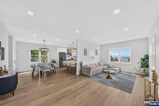 125 Cedarhurst Avenue, Woodland Park, NJ 07410