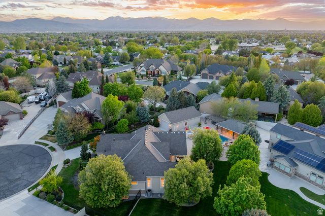 2312 W GALLANT FOX CT, South Jordan, UT 84095
