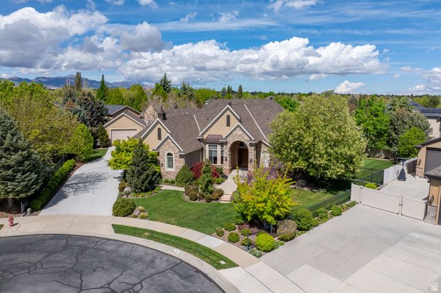 2312 W GALLANT FOX CT, South Jordan, UT 84095