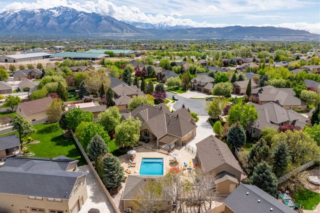 2312 W GALLANT FOX CT, South Jordan, UT 84095