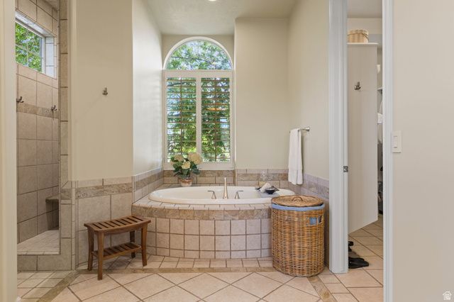 2312 W GALLANT FOX CT, South Jordan, UT 84095