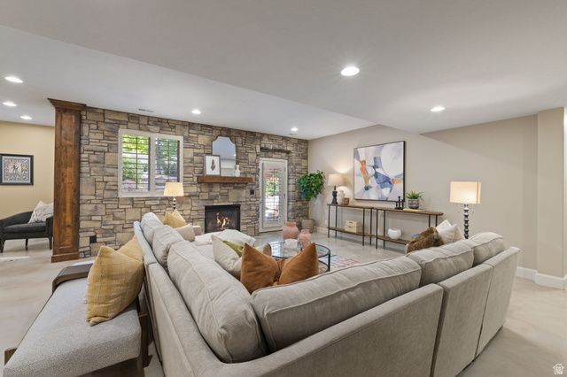 2312 W GALLANT FOX CT, South Jordan, UT 84095