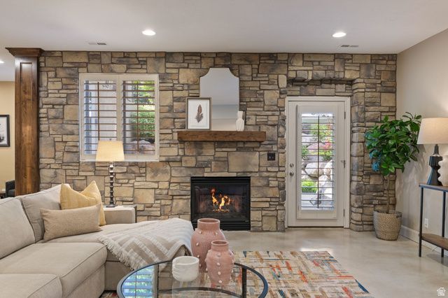 2312 W GALLANT FOX CT, South Jordan, UT 84095