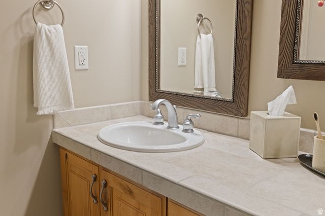 2312 W GALLANT FOX CT, South Jordan, UT 84095