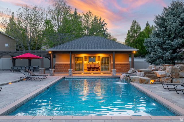 2312 W GALLANT FOX CT, South Jordan, UT 84095