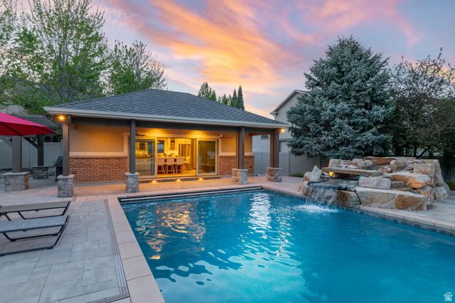 2312 W GALLANT FOX CT, South Jordan, UT 84095