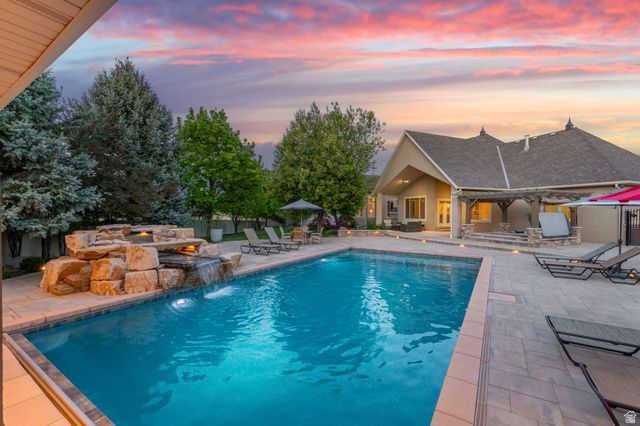 2312 W GALLANT FOX CT, South Jordan, UT 84095