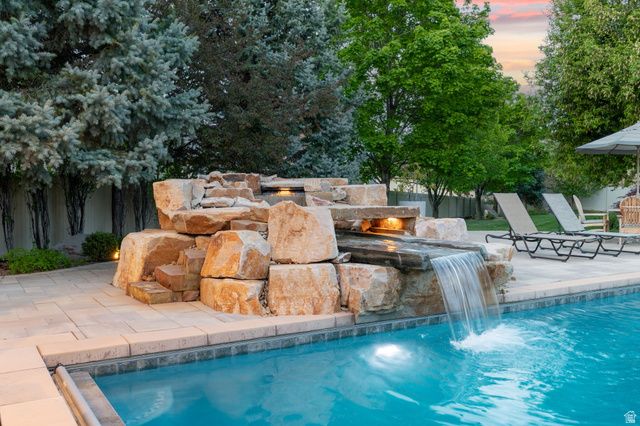 2312 W GALLANT FOX CT, South Jordan, UT 84095