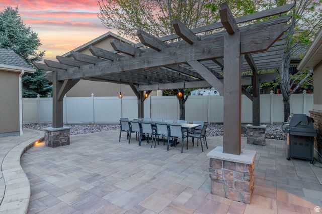 2312 W GALLANT FOX CT, South Jordan, UT 84095