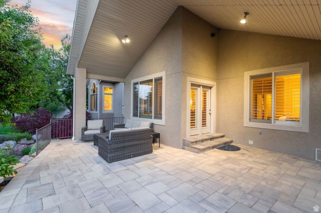 2312 W GALLANT FOX CT, South Jordan, UT 84095
