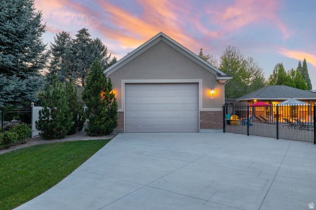 2312 W GALLANT FOX CT, South Jordan, UT 84095