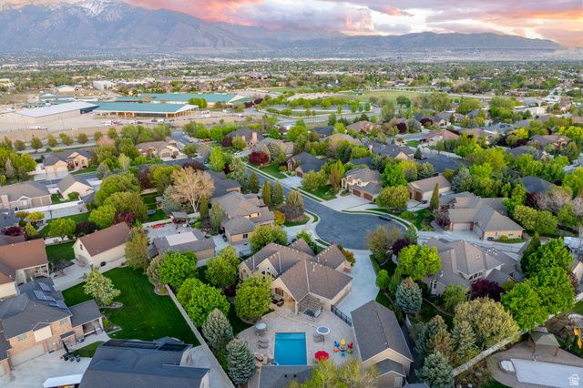 2312 W GALLANT FOX CT, South Jordan, UT 84095