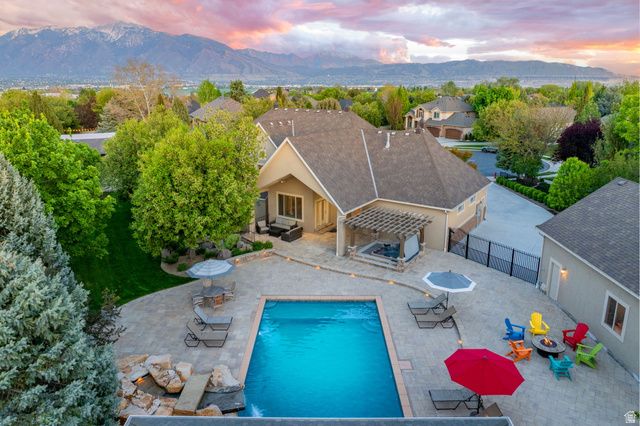 2312 W GALLANT FOX CT, South Jordan, UT 84095