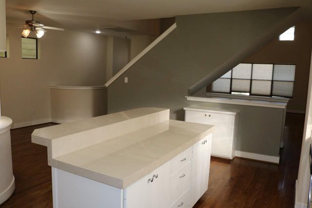 1046 W 25th Street, Houston, TX 77008