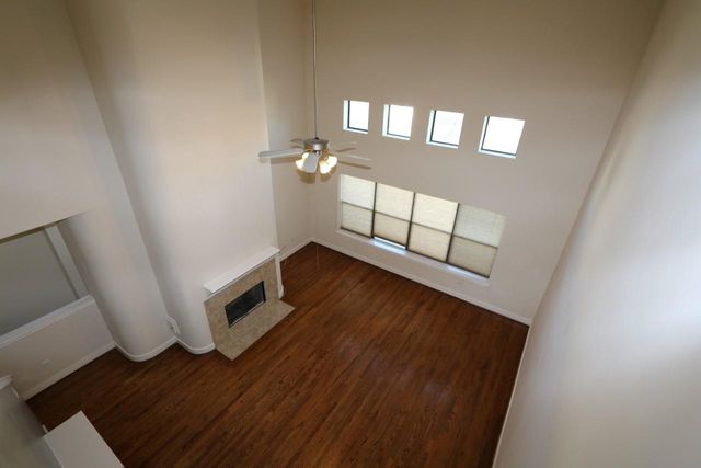 1046 W 25th Street, Houston, TX 77008