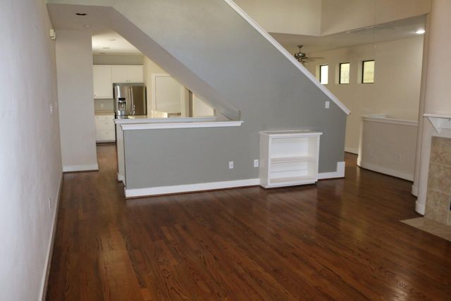 1046 W 25th Street, Houston, TX 77008