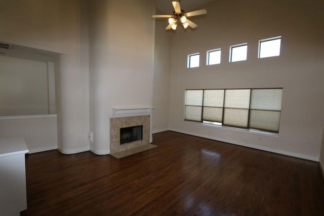 1046 W 25th Street, Houston, TX 77008