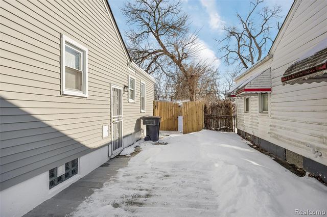 19286 Northrop Street, Detroit, MI 48219