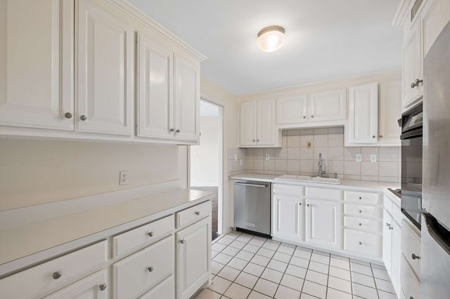 4215 Harding Pike Apt 704, Nashville, TN 37205