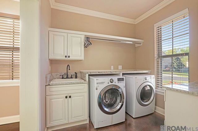 11090 Toria Ln, St Amant, LA 70774