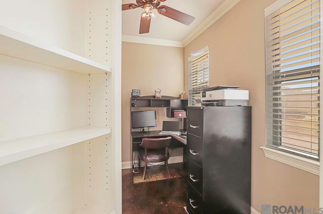 11090 Toria Ln, St Amant, LA 70774