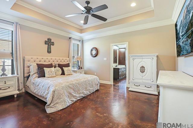 11090 Toria Ln, St Amant, LA 70774