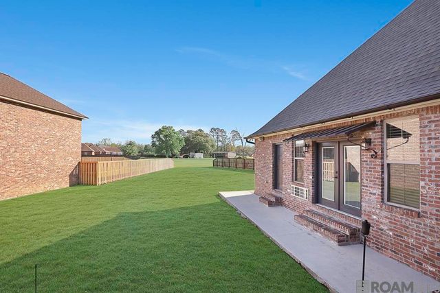 11090 Toria Ln, St Amant, LA 70774