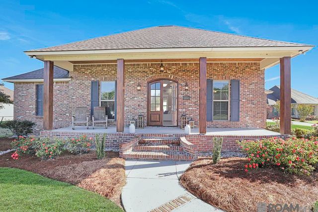 11090 Toria Ln, St Amant, LA 70774