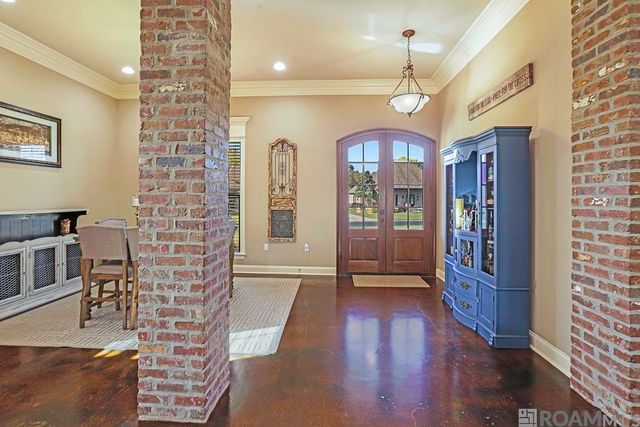 11090 Toria Ln, St Amant, LA 70774