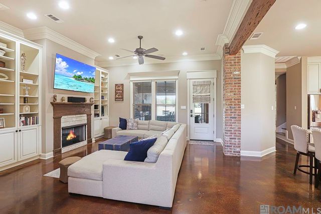 11090 Toria Ln, St Amant, LA 70774