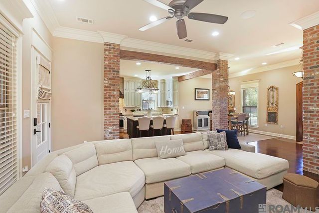 11090 Toria Ln, St Amant, LA 70774