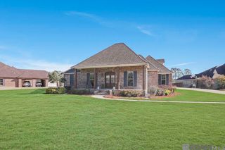 11090 Toria Ln, St Amant, LA 70774