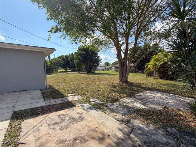 348 Crestwood AVE, Lehigh Acres, FL 33936