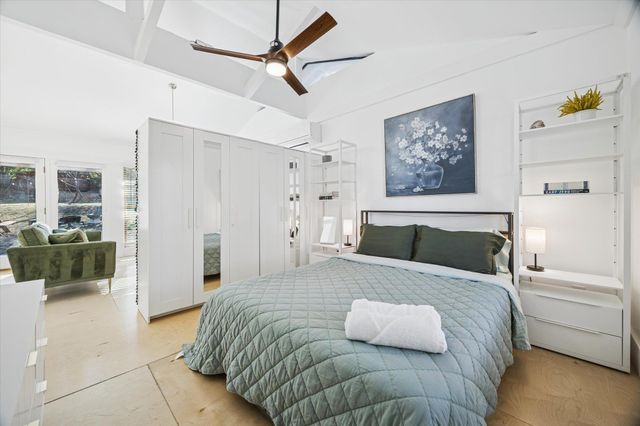 213 Lessin LN, Austin, TX 78704