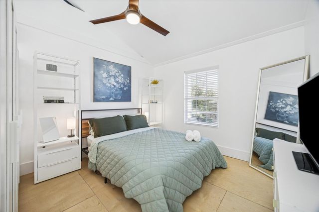 213 Lessin LN, Austin, TX 78704